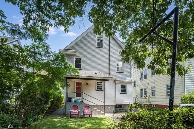 Building Photo - 34 Montclair Ave