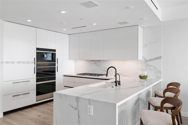 Building Photo - 1116 N Ocean Blvd