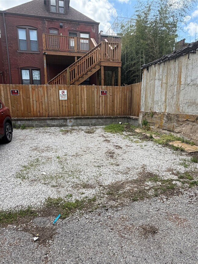 Building Photo - 2035 Allen Ave