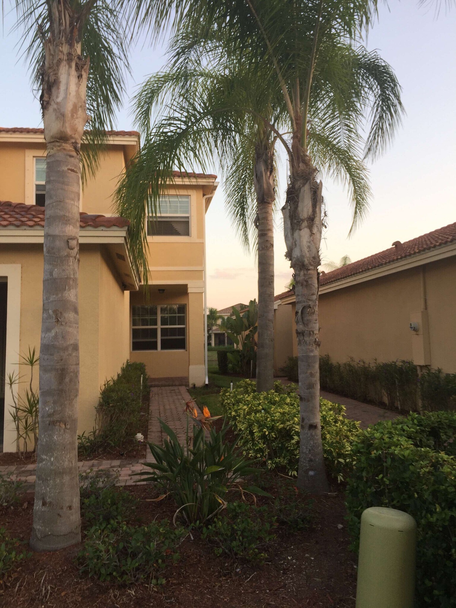 Building Photo - 10298 Barberry Ln