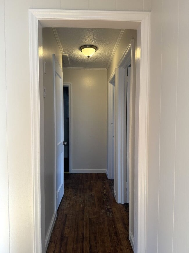 Building Photo - Adorable home !