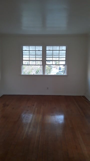 Building Photo - 1115 E Elk Ave