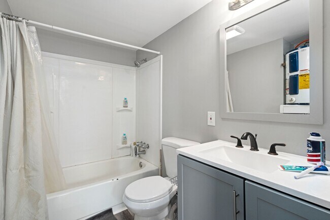 Building Photo - 23 Bedford Square