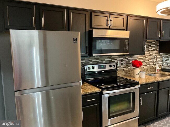 Building Photo - 3708 Excalibur Ct