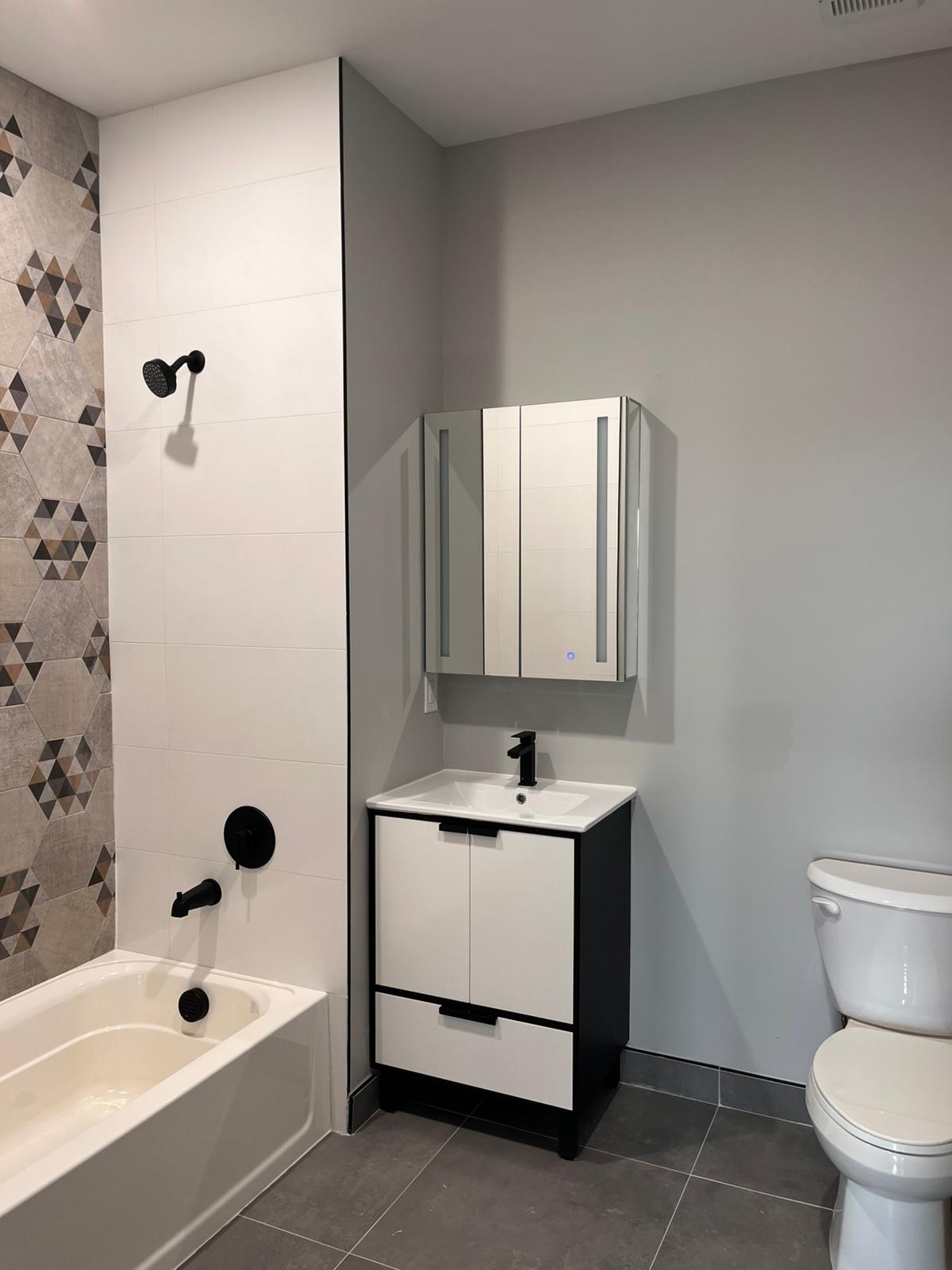 Building Photo - 130 Mallory Ave