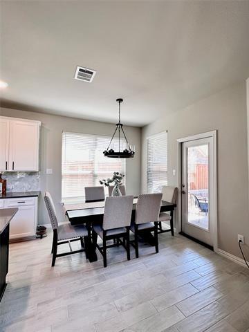 Building Photo - 2093 Almassera Dr