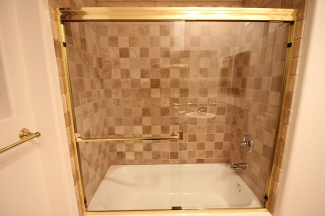 Building Photo - Elegant Fully Furnished Single Story Home