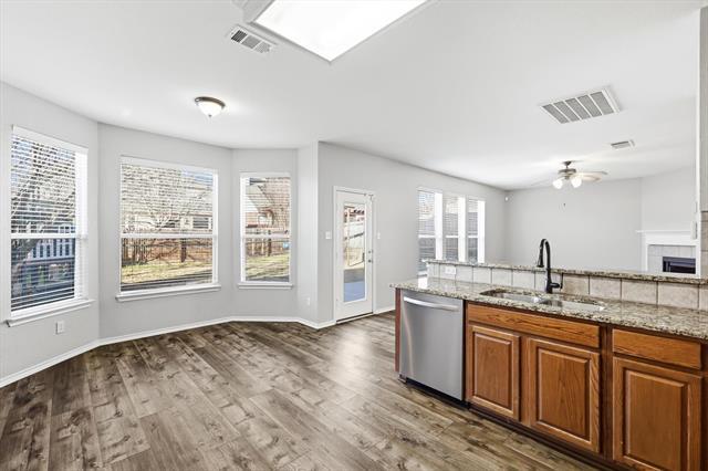 Building Photo - 5229 Westheimer Rd