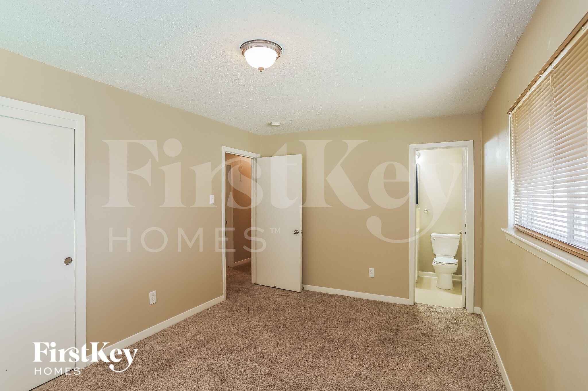 Building Photo - 813 Luella Ave