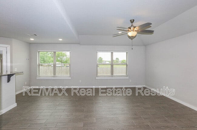 Building Photo - 1503 Purple Finch St