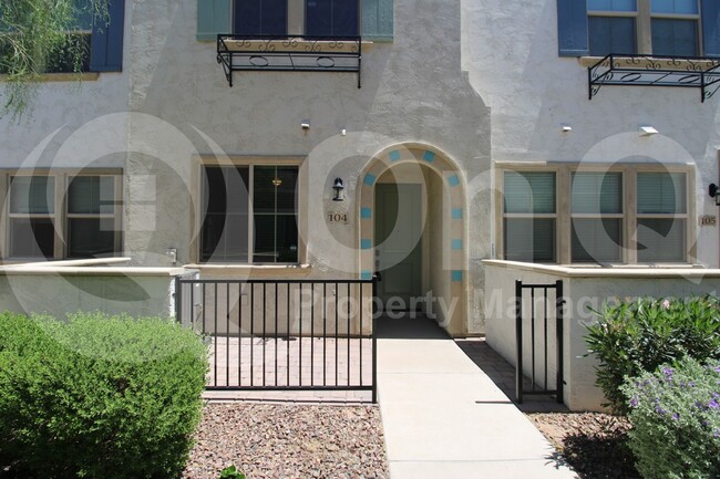 Building Photo - 2664 S Peppertree Dr