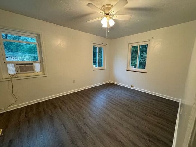 Building Photo - Pensacola - Warrington - 1 Bedroom, 1 Bathroom