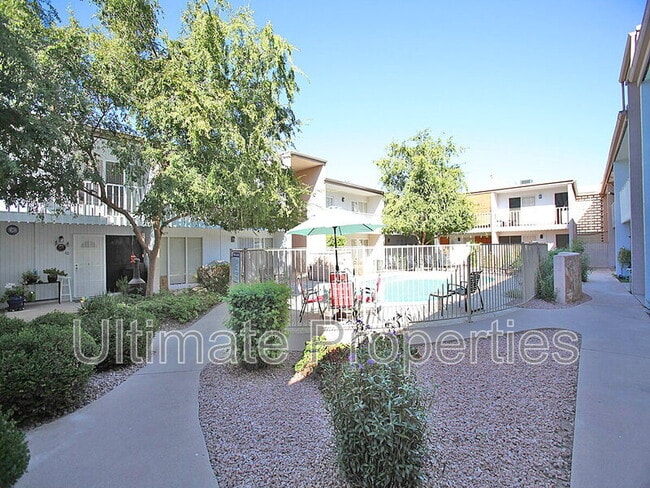 Building Photo - 1734 W Tuckey Ln