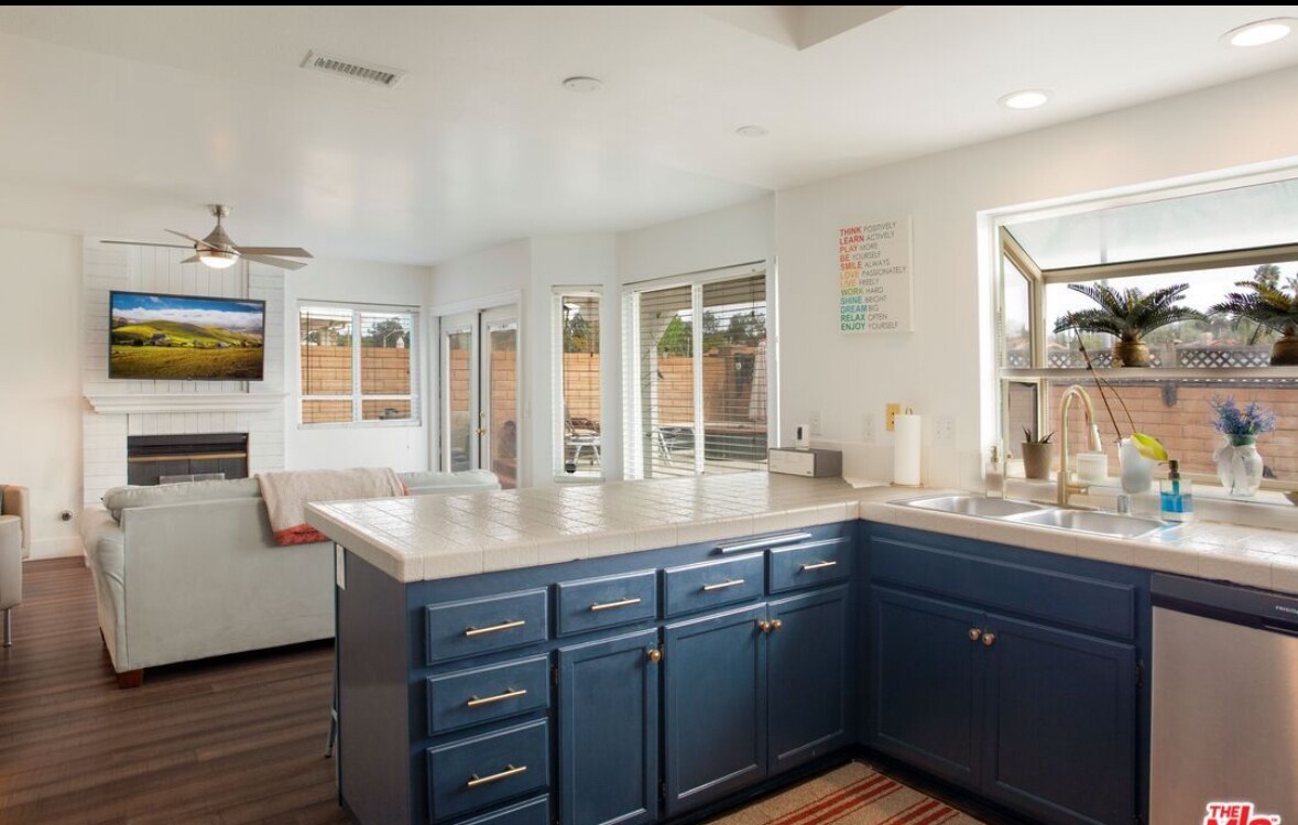 Building Photo - 31903 Vineyard Ave