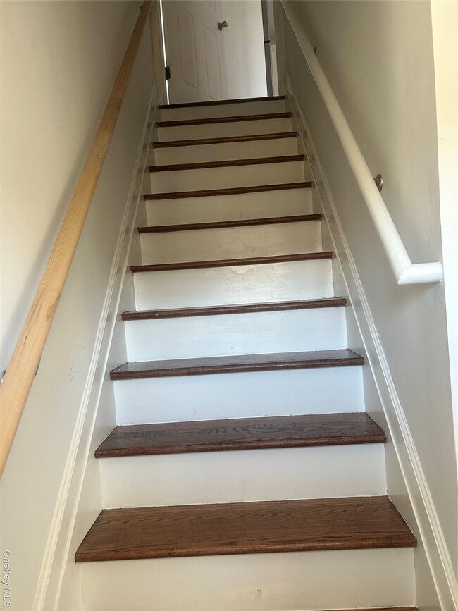 Building Photo - 15 Waldron Ave