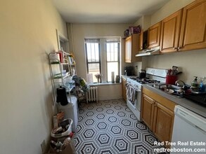 Building Photo - 452 Park Dr