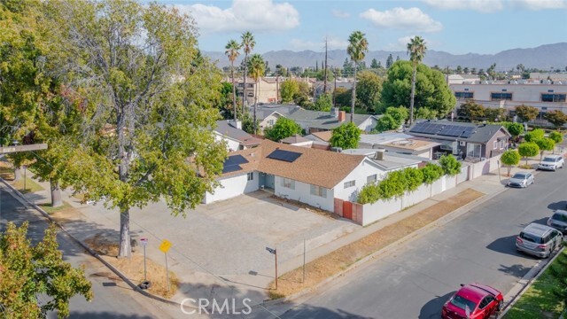 Primary Photo - 8604 Saloma Ave