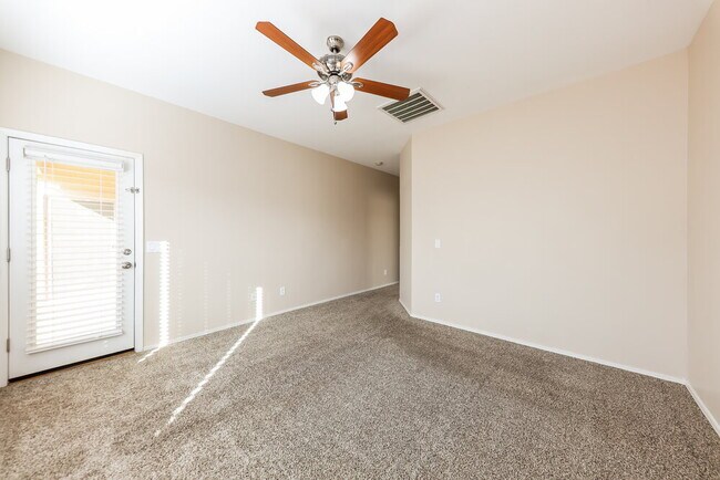 Building Photo - 15629 W MacKenzie Dr