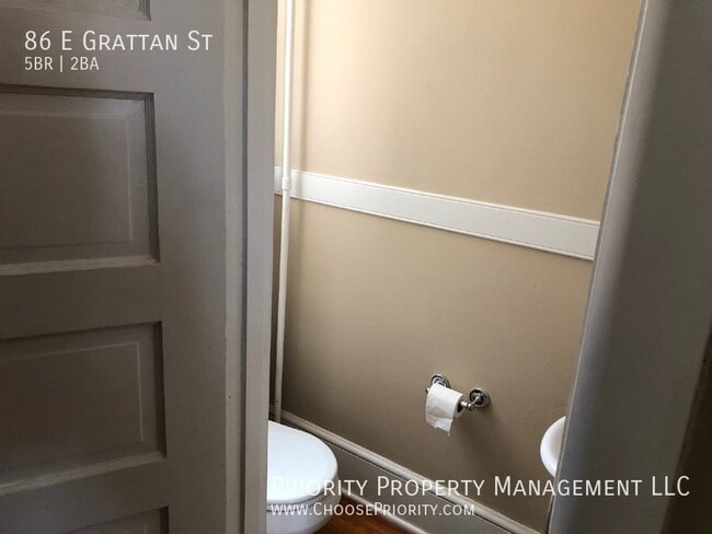 Building Photo - 86 E Grattan St