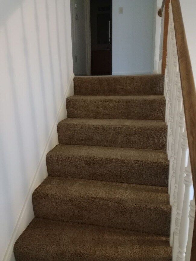 Building Photo - 210-210 Nikki Way