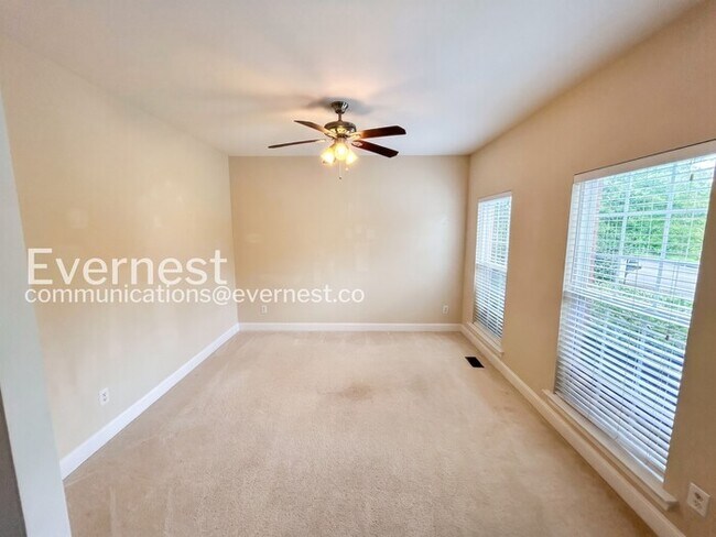 Building Photo - 4-Bed/2.5-Bath/ Home with Attached Garage and Large Yard/Available Now!