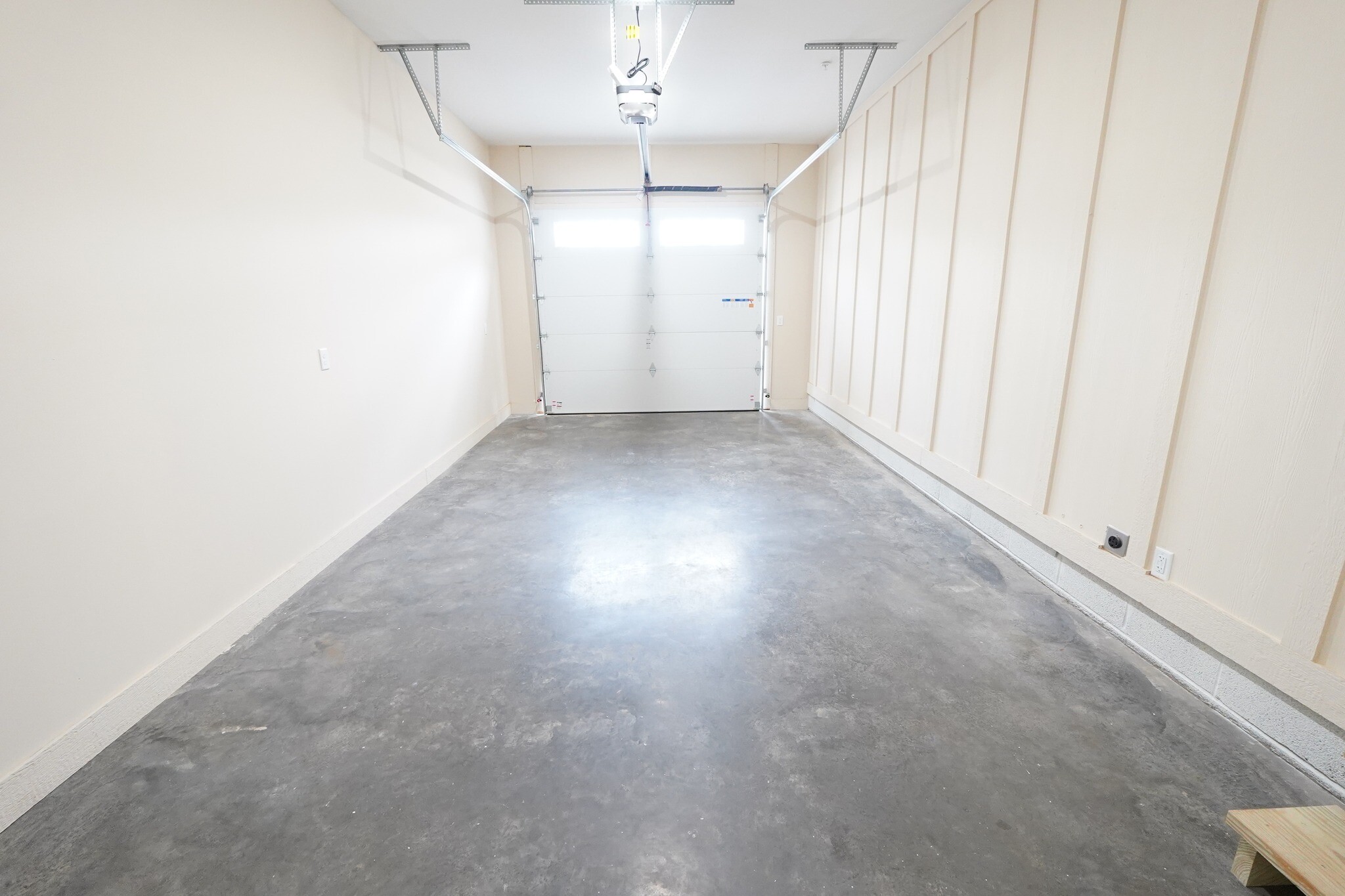Single-Car Garage - 600 Vera K Ct