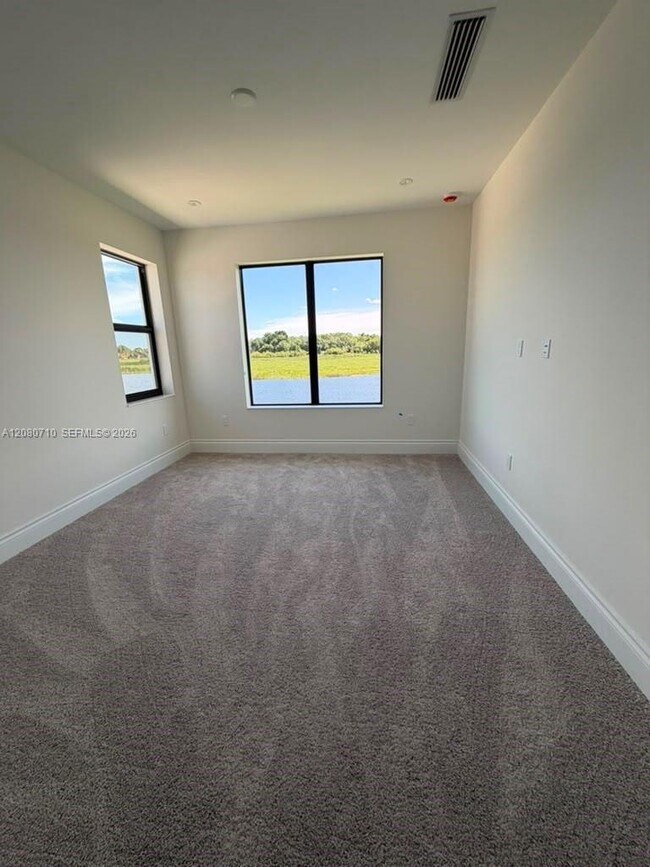 Building Photo - 8540 NW 160th Terrace