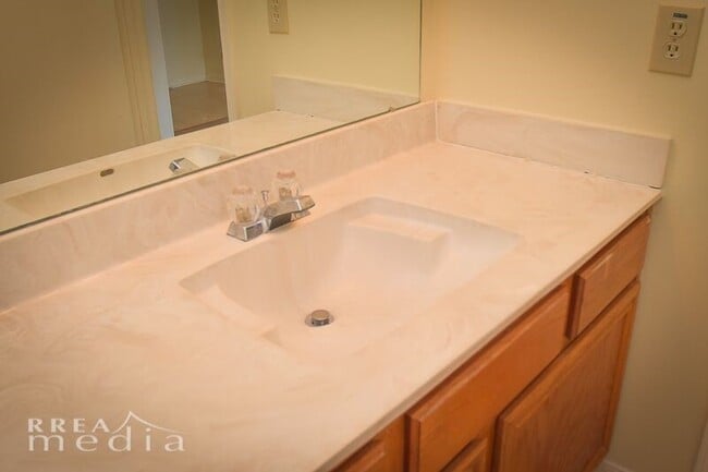 Building Photo - 19723 Glenfinch Ln