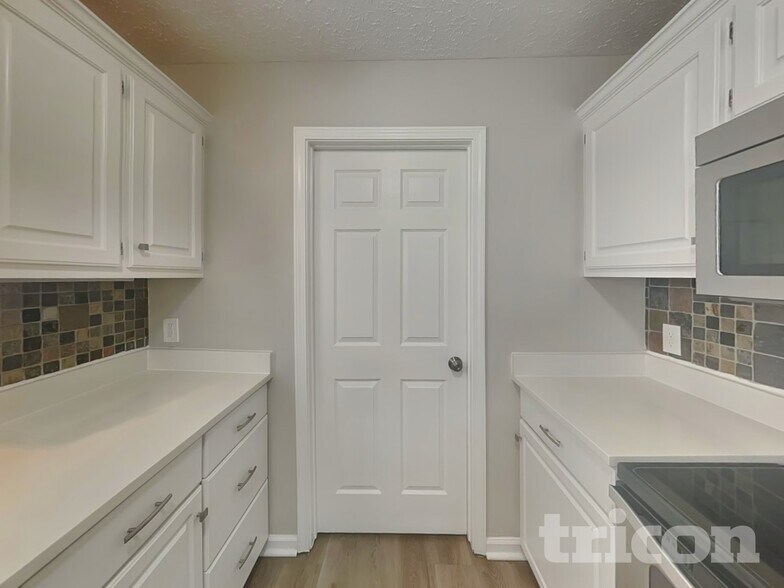 Building Photo - 122 Jesse Brown Dr