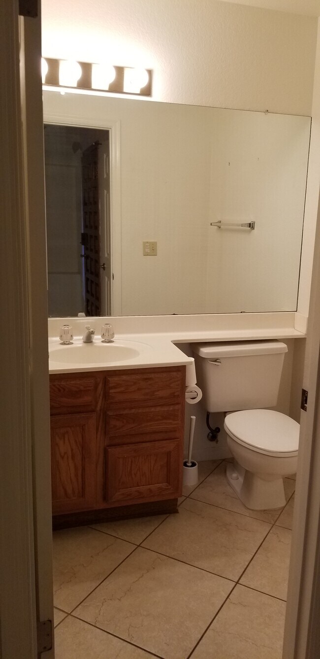 Powder room - 5640 E Bell Rd