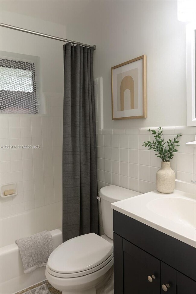 Building Photo - 2855 NW 22nd Ave