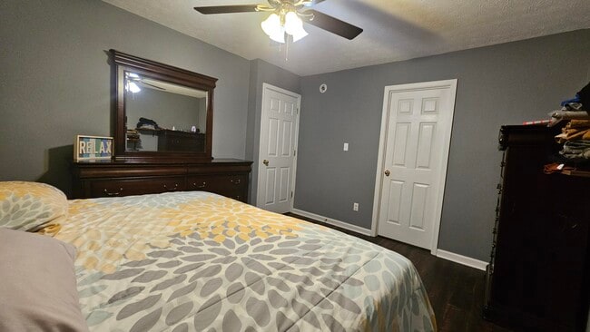 Building Photo - 265 Darenia Ln