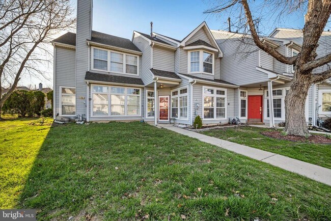 Building Photo - 817 Thoreau Ln