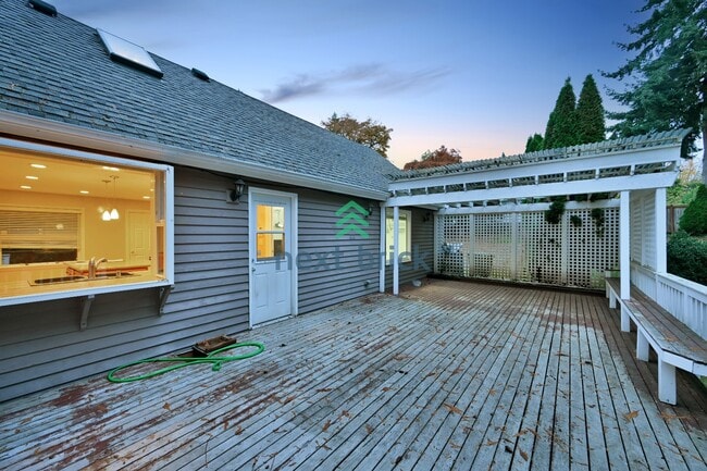 Building Photo - Stunning Bellevue Home for Rent