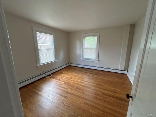 Building Photo - 5851 S Elm Ave