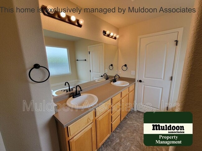 Building Photo - 6052 San Mateo Dr
