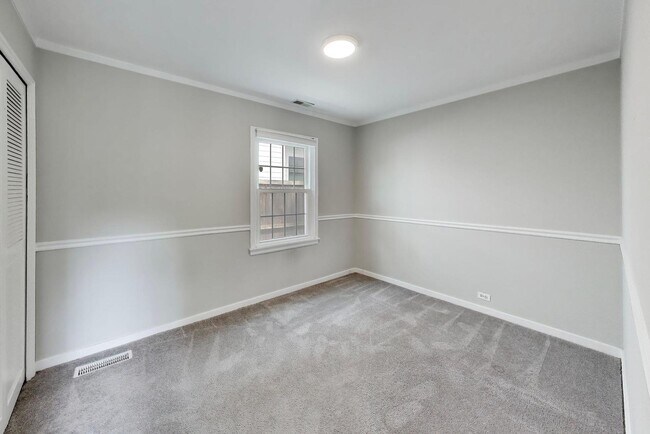 Building Photo - 1706 Illinois Rd