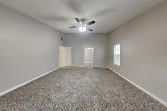 Building Photo - 4902 Sturbridge Crescent