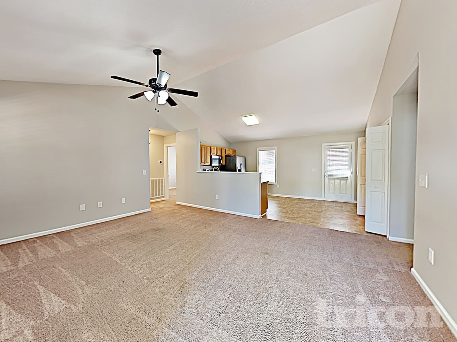 Building Photo - 923 Loch Lomond Cir