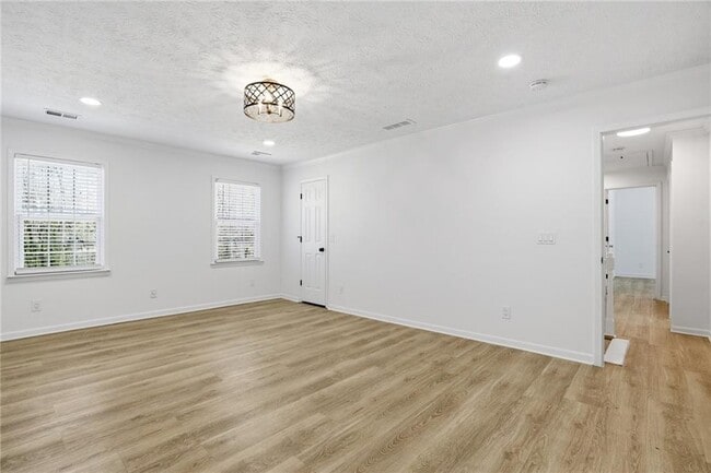 Building Photo - 313 Summit Ridge Dr