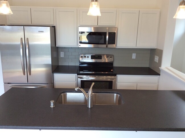 Building Photo - 3308 Sora Way