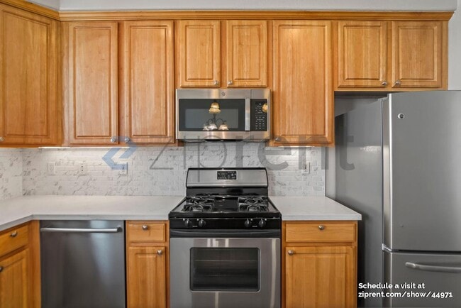 Building Photo - 727 Northrup St