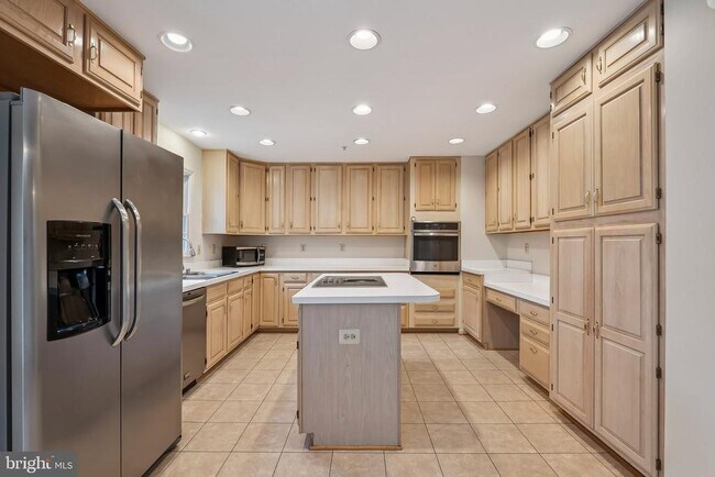 Building Photo - 15831 Glacier Ct