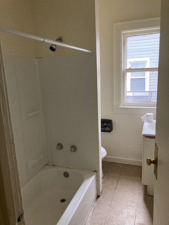 Building Photo - 25-27 O.K. Terrace