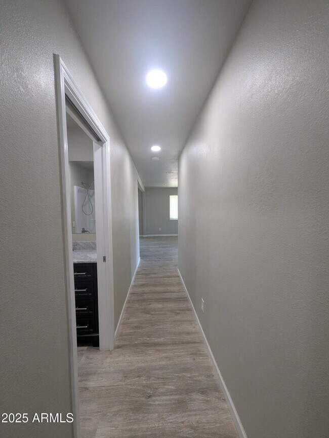 Building Photo - 1280 N Mesquite Ln