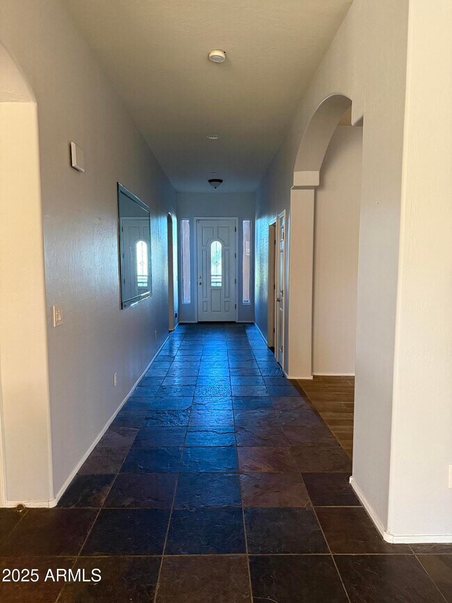 Building Photo - 10453 E Pine Valley Dr