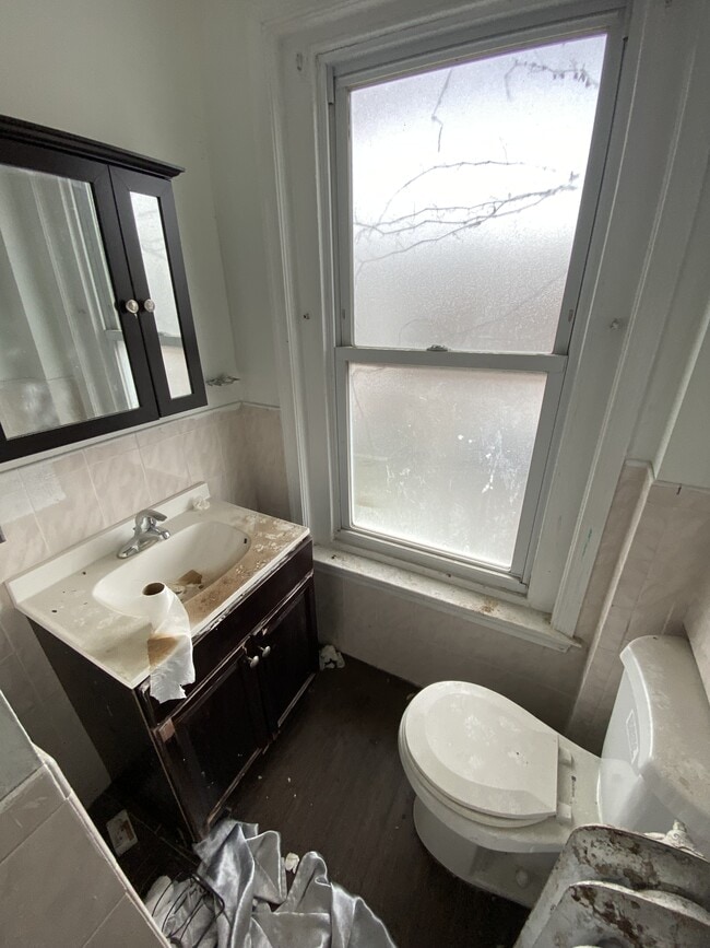 Building Photo - 65 N Dewey St