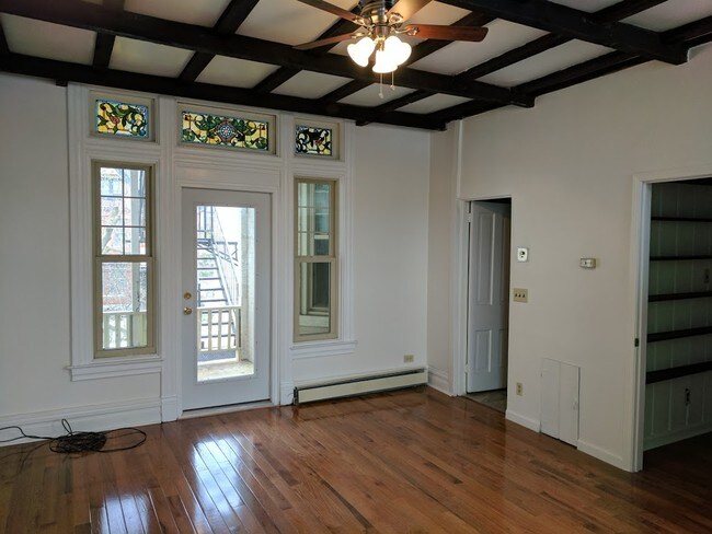 Primary Photo - 6325 Marchand St