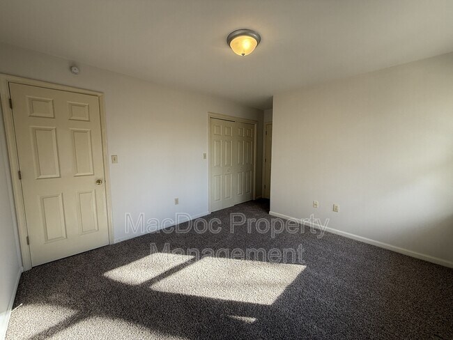 Building Photo - 169 Farrell Ln