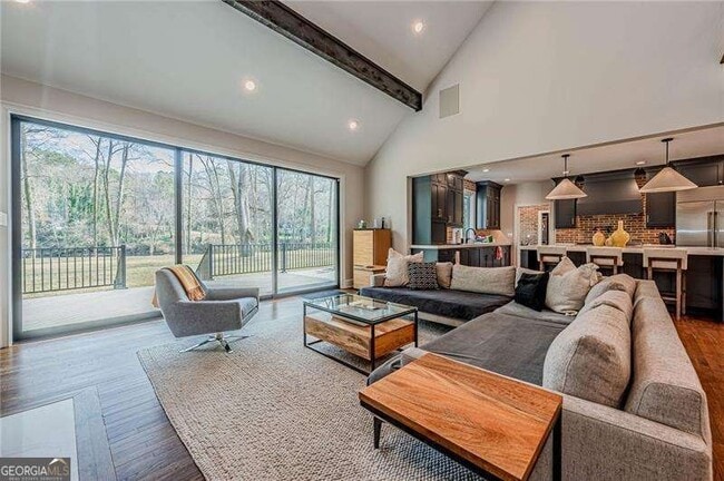 Building Photo - 4562 Columns Dr SE